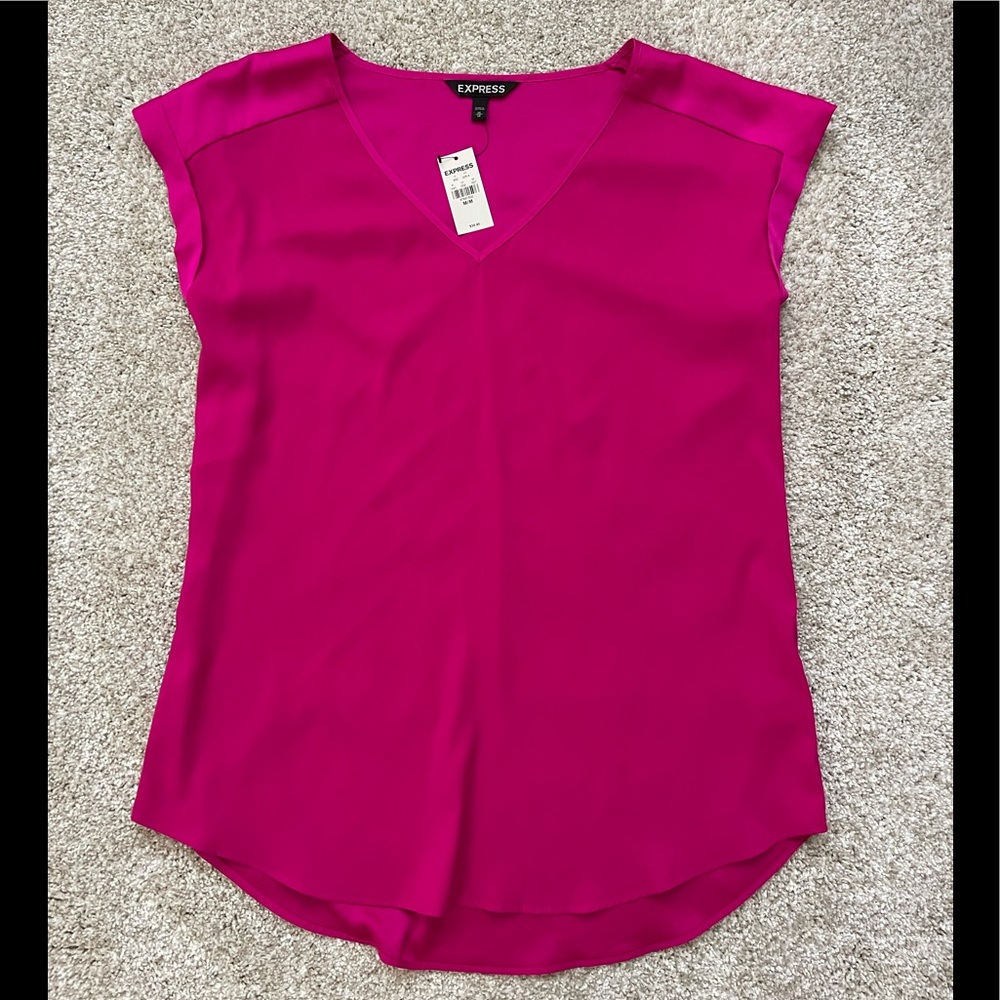 NWT! Women’s Express V-neck Blouse- Medium